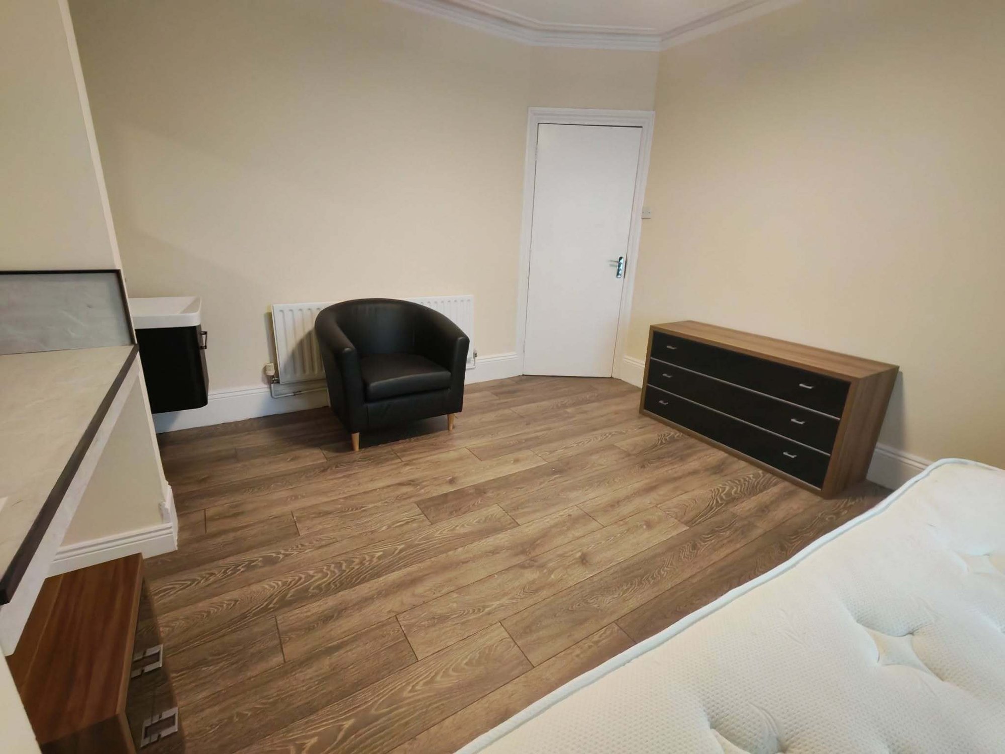 3673269a-c2c6-4d53-8078-ee8a8b12d823