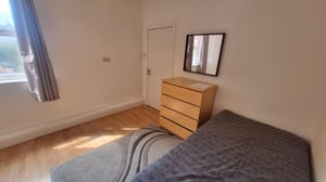 b7ede366-8ef0-470d-a923-555f5f2f0f33 b7ede366-8ef0-470d-a923-555f5f2f0f33